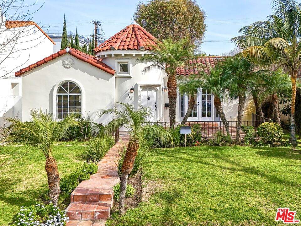 352 Oakhurst Drive - Photo 1