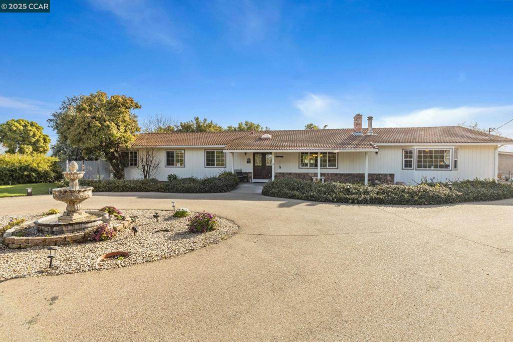 2571 Anderson Ln - Photo 1