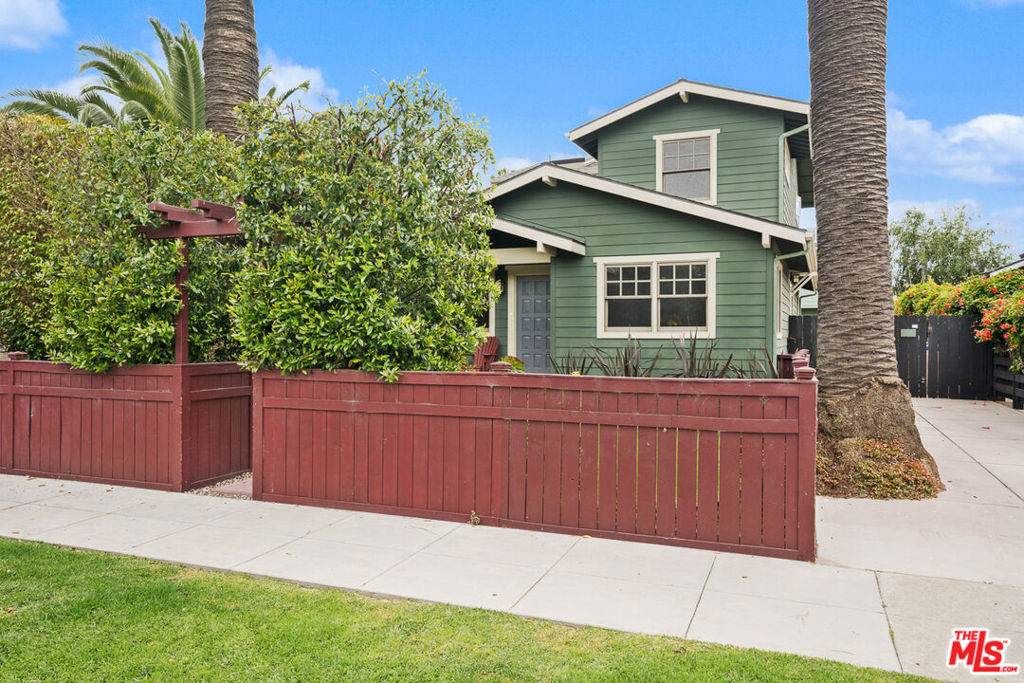 https://bt-photos.global.ssl.fastly.net/socal/orig_boomver_2_374005260-2.jpg