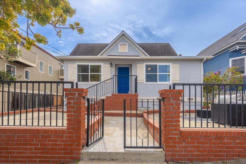 739 Franklin Street - Photo 1