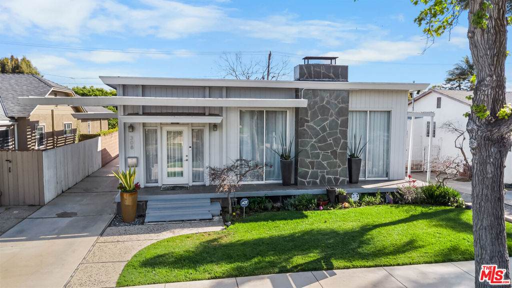 308 Ellis Avenue - Photo 1