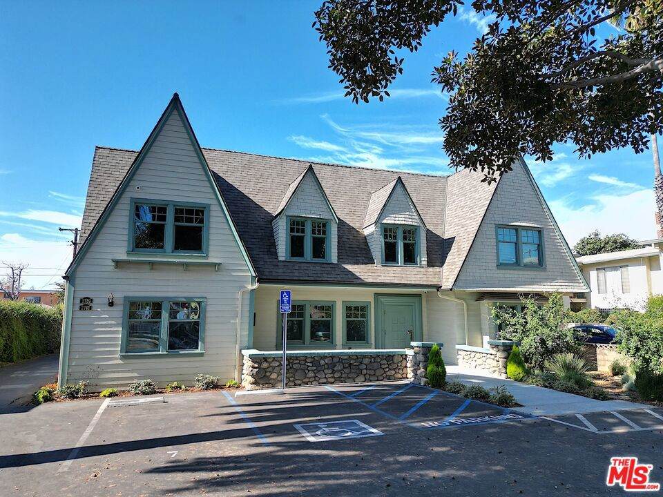 2739 Budlong Avenue - Photo 1