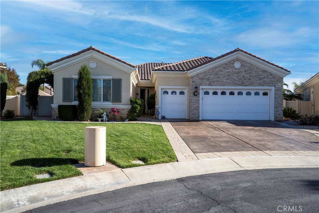 1572 Summerlin Court - Photo 1
