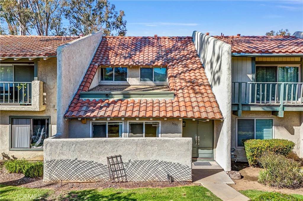 1533 Camelot Drive - Photo 1