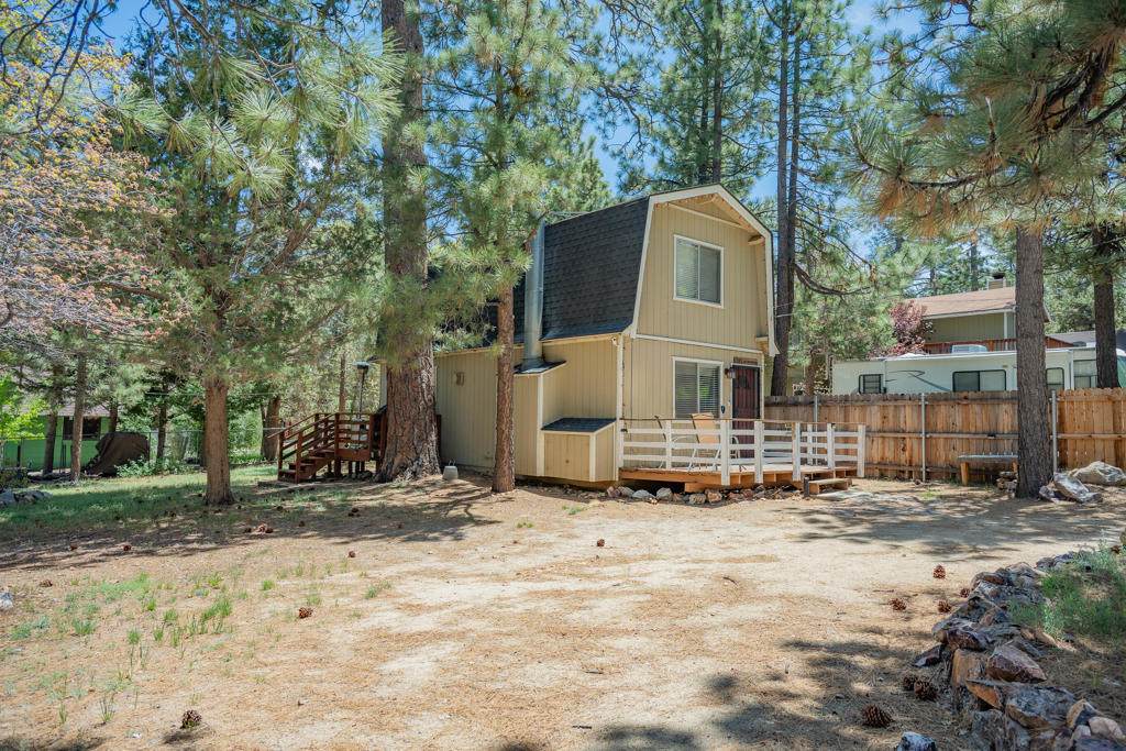395 Los Angeles Avenue - Photo 1