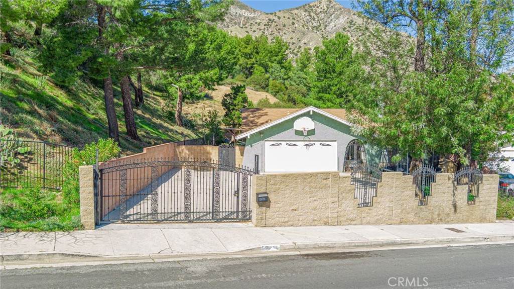 13876 Gavina Avenue - Photo 1