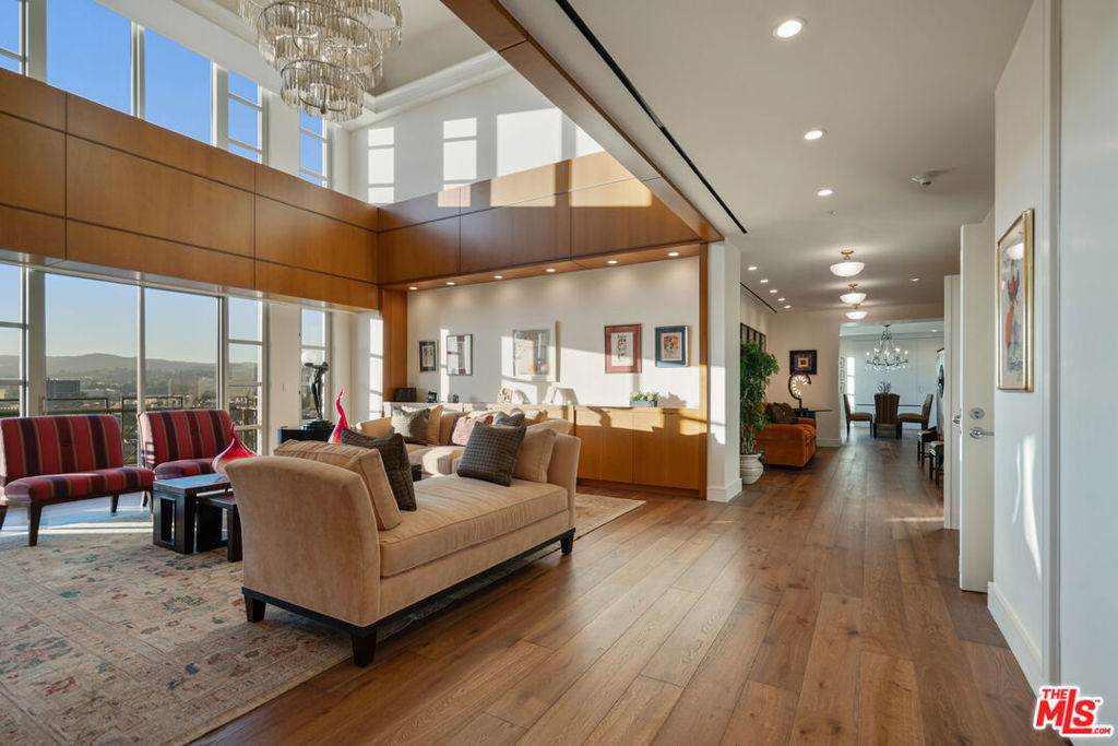 10580 Wilshire Boulevard - Photo 1