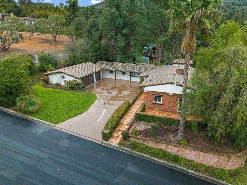 32404 Womsi Road - Photo 1