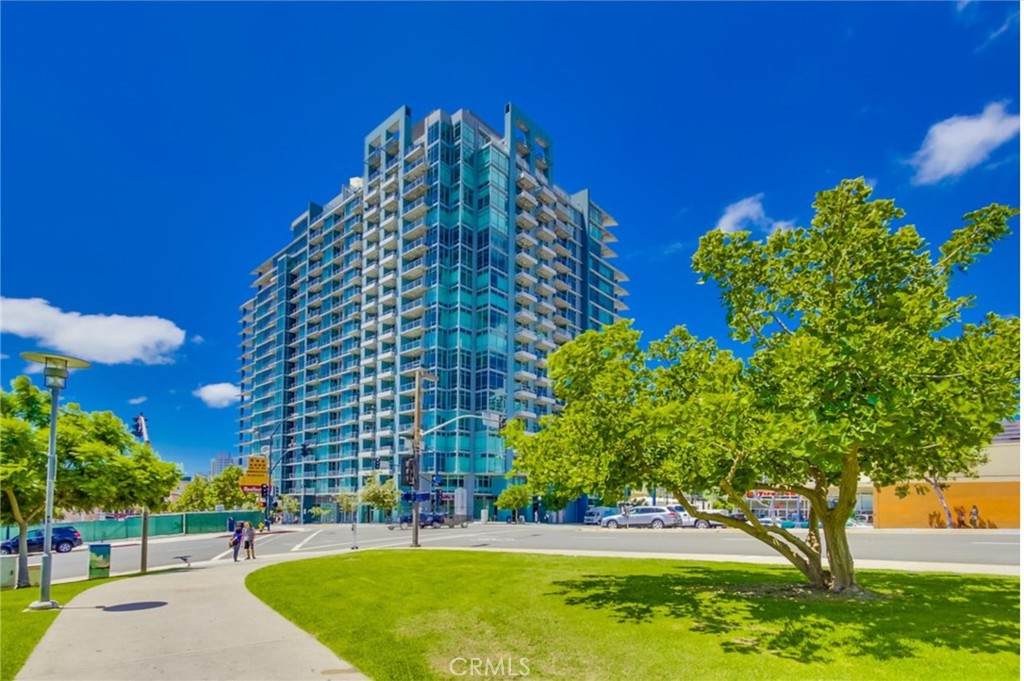 1080 Park Boulevard - Photo 1