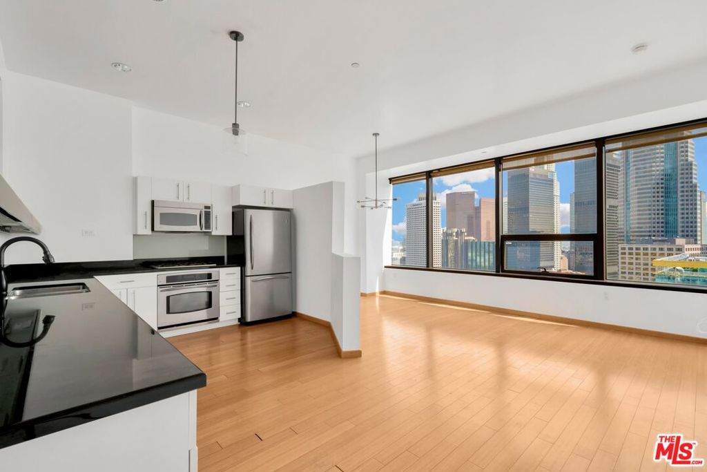 1100 Wilshire Boulevard - Photo 1