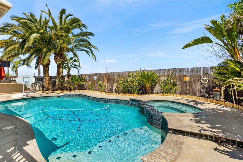 https://bt-photos.global.ssl.fastly.net/socal/orig_boomver_2_374228399-2.jpg