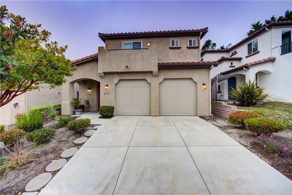 117 Village Circle - Photo 1
