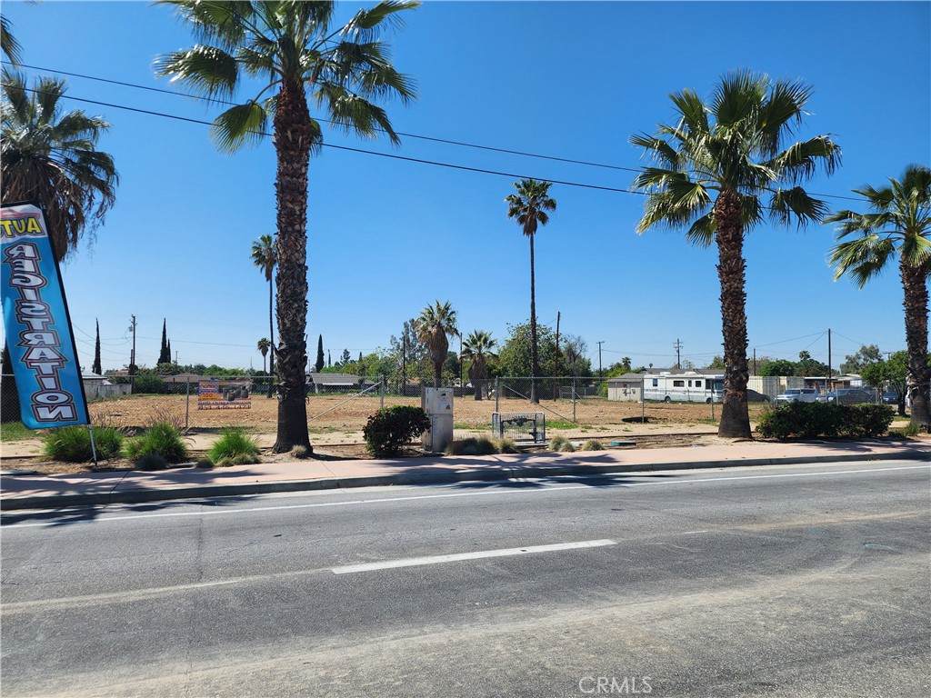 24255 Sunnymead Boulevard - Photo 1