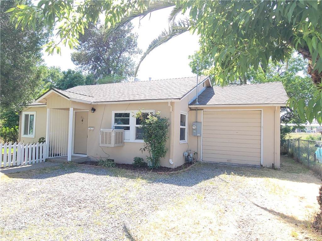 904 Toomes Avenue - Photo 1