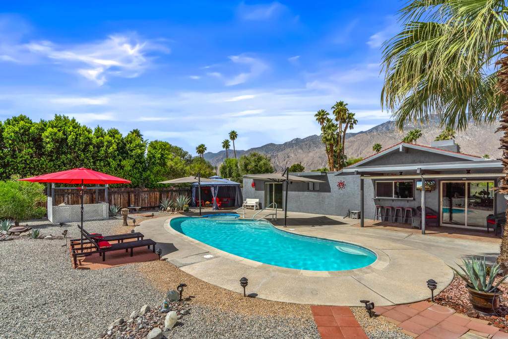 526 Sunset Way - Photo 1