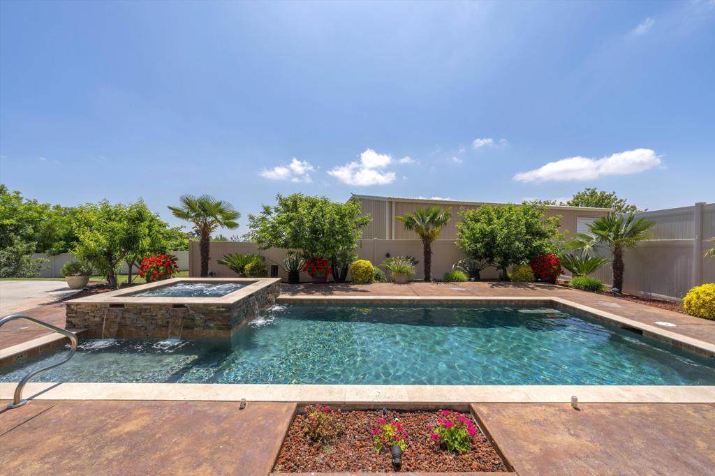 9475 Lakeview Court - Photo 1