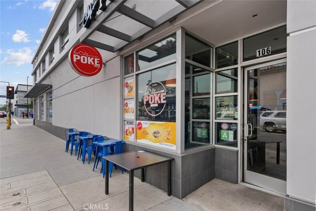 106 California Avenue - Photo 1