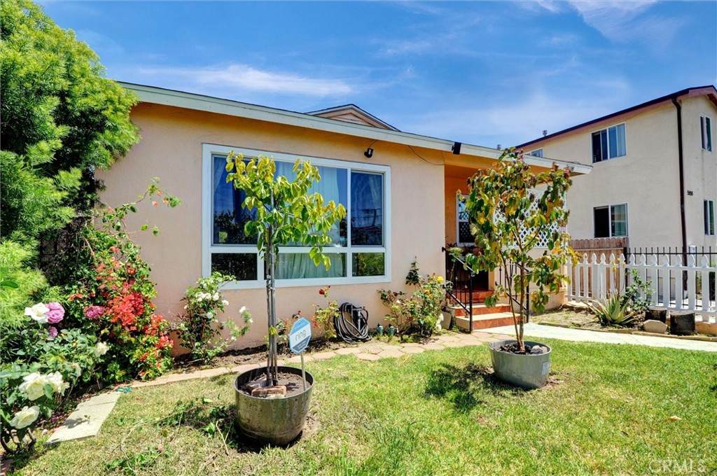 5864 Bonsallo Avenue - Photo 1