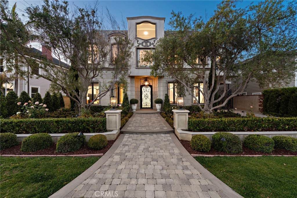 530 Kings Road - Photo 1