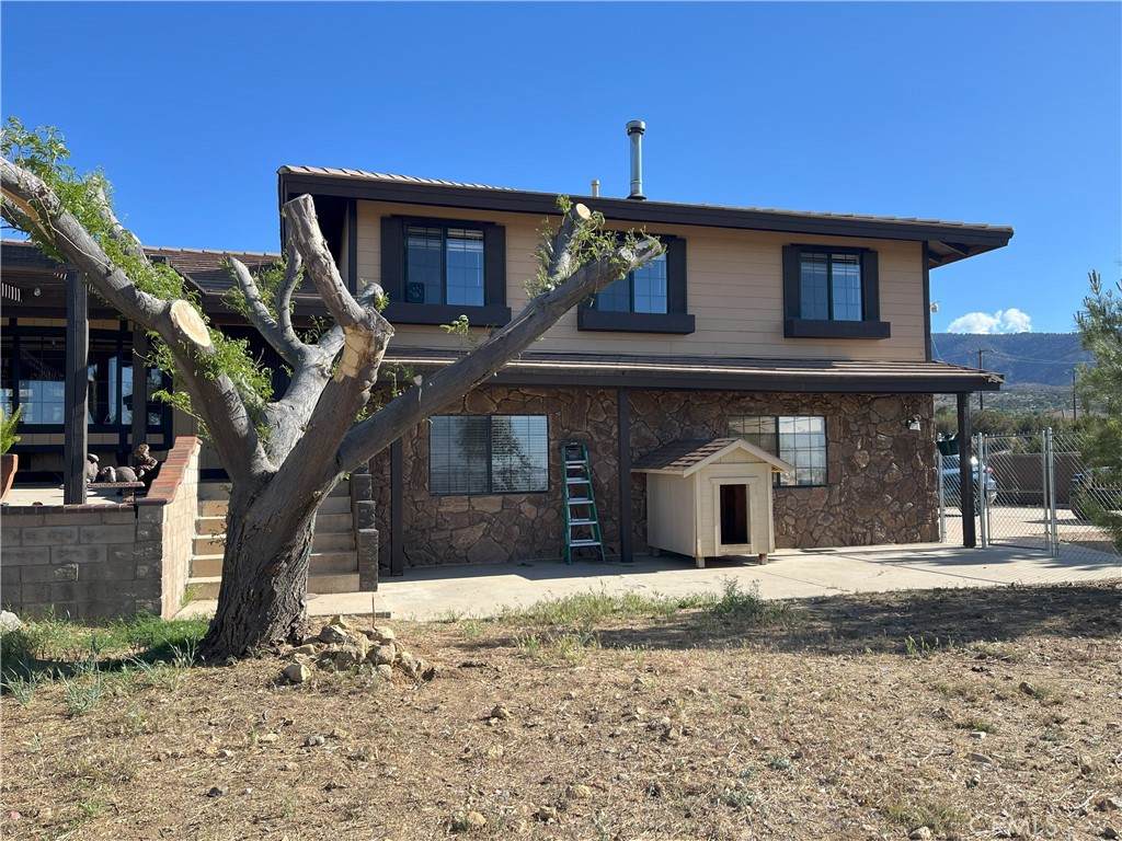 984 Pinon Road - Photo 1