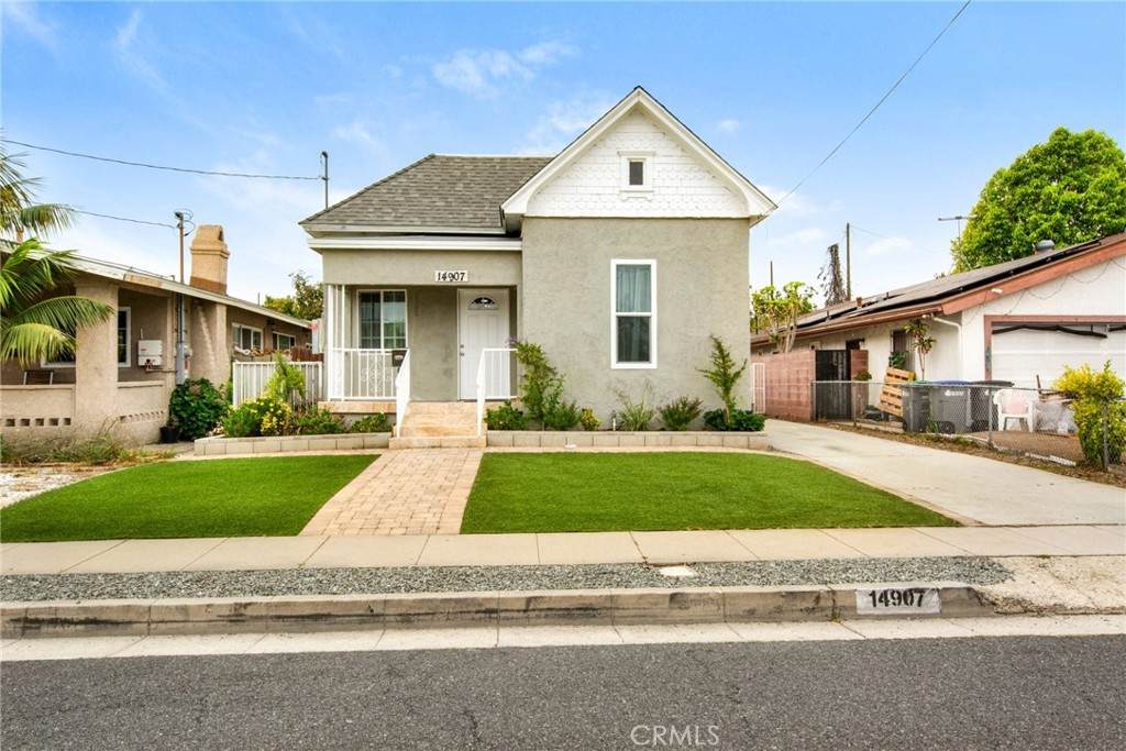 14907 Raymond Ave - Photo 1