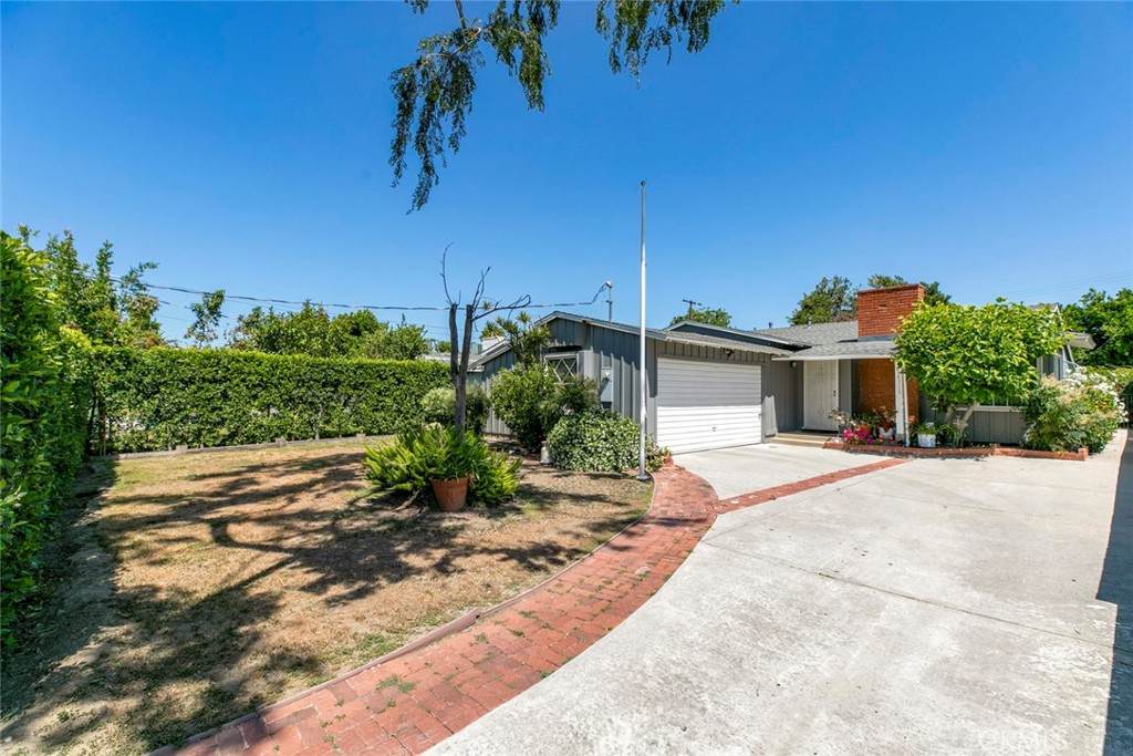 14719 Wyandotte Street - Photo 1