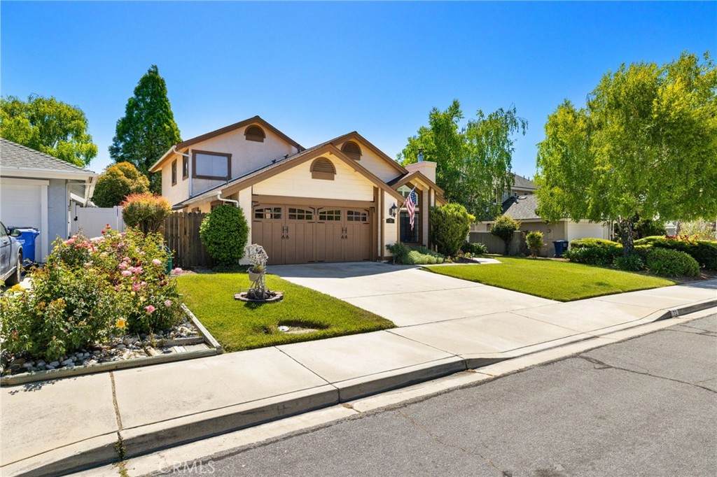 73 Mockingbird Lane - Photo 1
