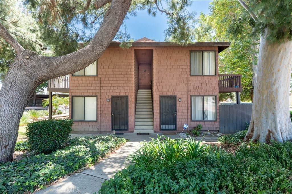 320 Walnut Street - Photo 1