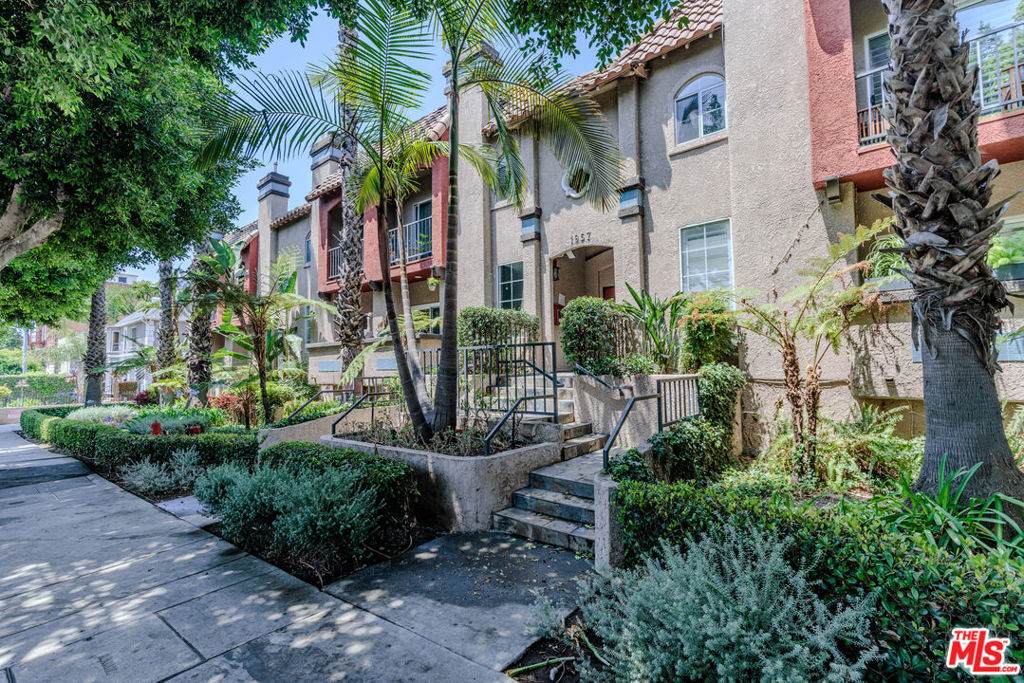 1957 Bronson Avenue - Photo 1