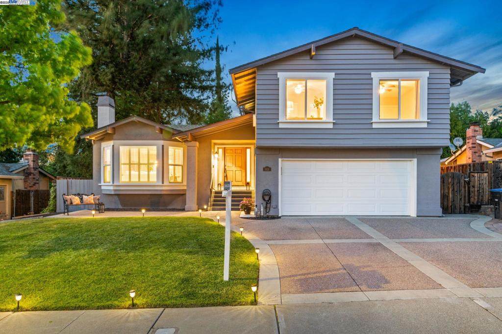 868 Madeira Dr - Photo 1