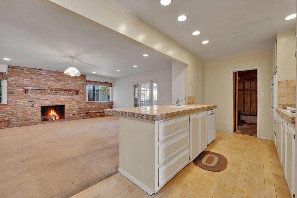 131 Orleans Ave. - Photo 1