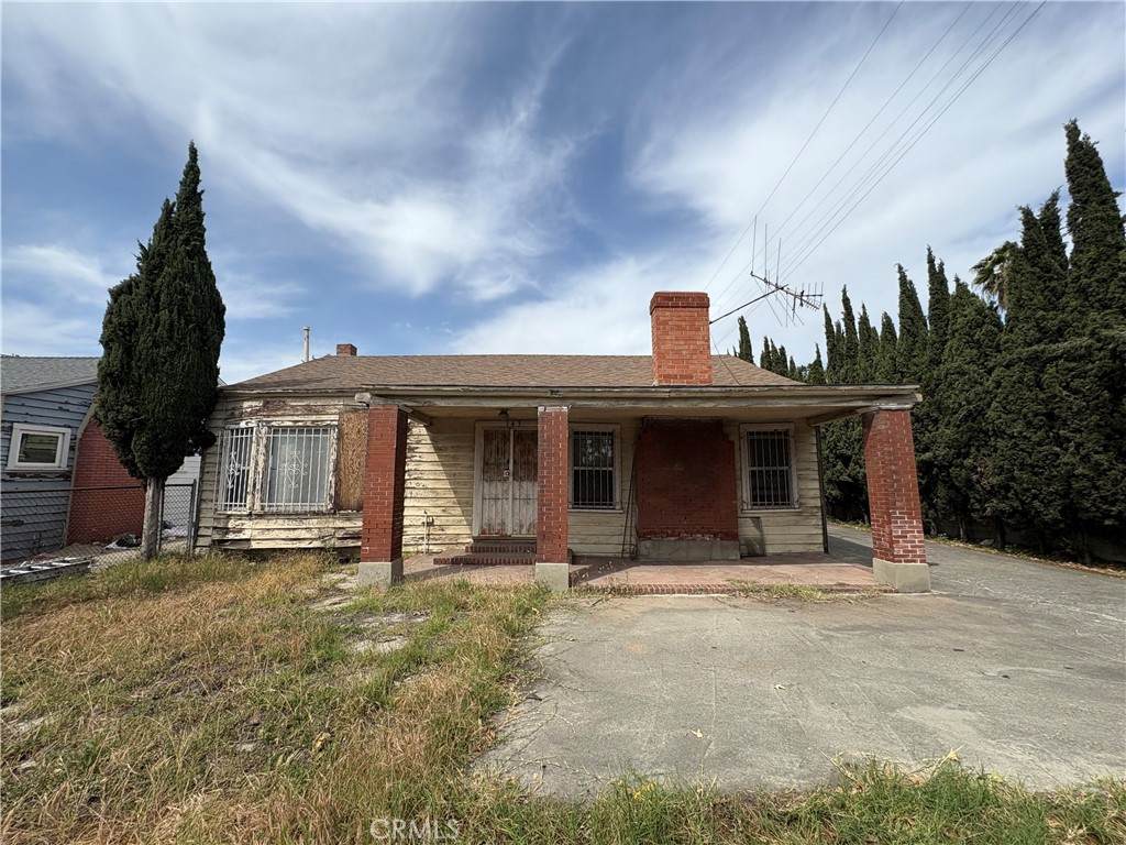 143 Avenue 43 - Photo 1