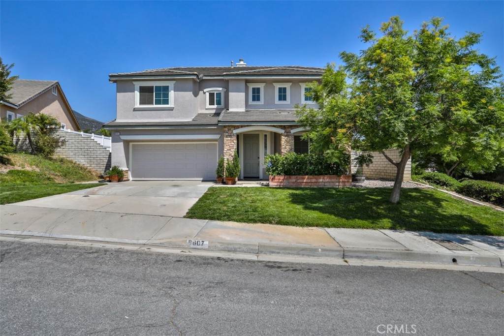 6807 Huntington Drive - Photo 1