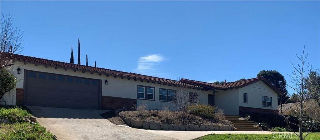1515 Elizabeth Street - Photo 1