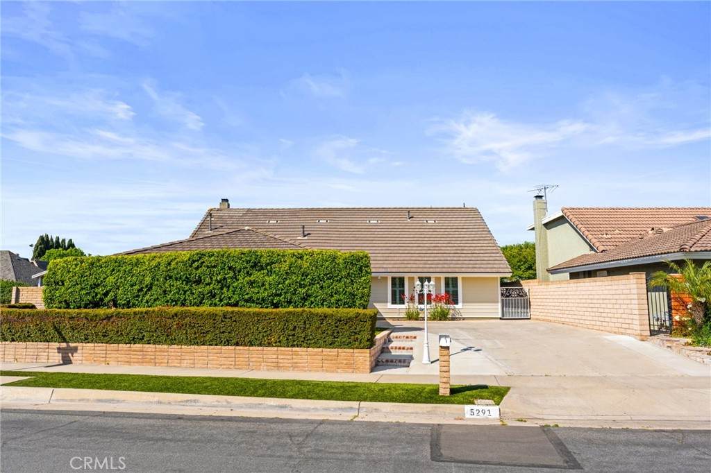 5291 Strasbourg Avenue - Photo 1
