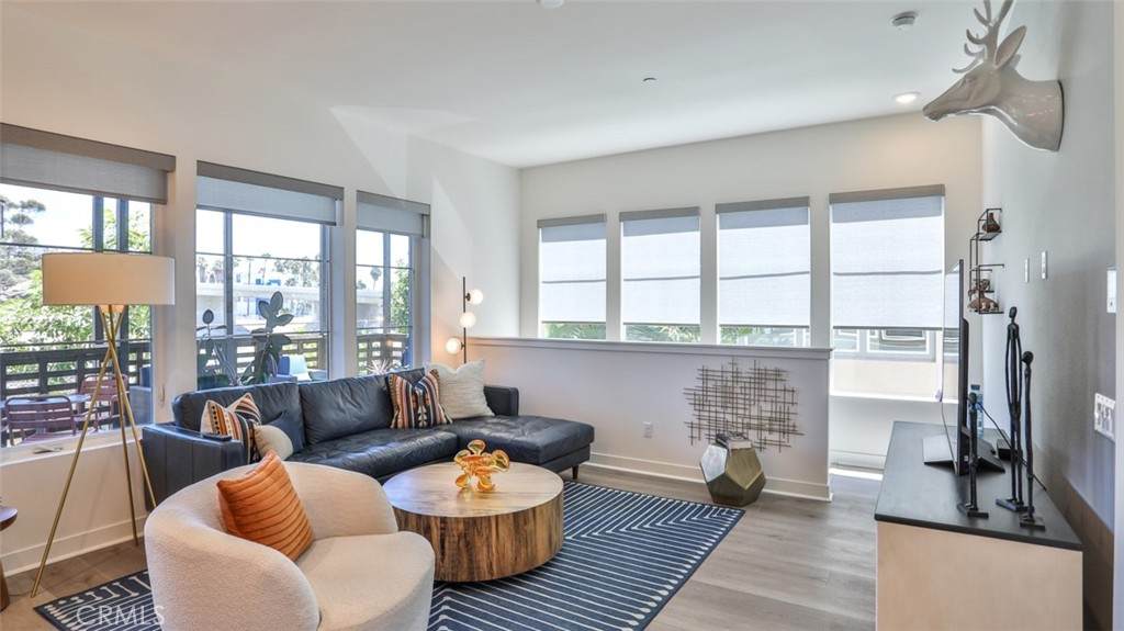 1207 Doheny Way - Photo 1