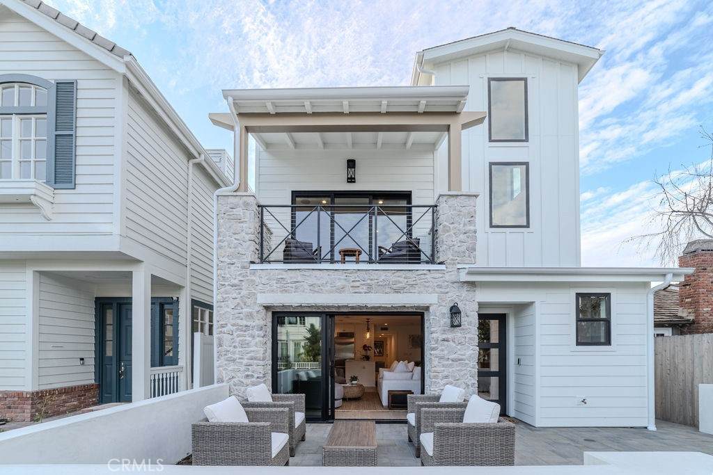 603 Acacia Avenue - Photo 1