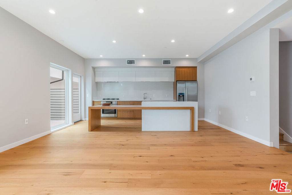 1729 Barrington Avenue - Photo 1