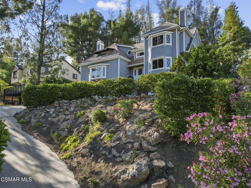 1561 Lookout Drive - Photo 1