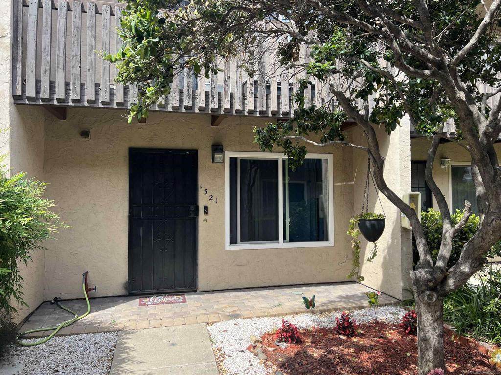 1321 Oakdale Ave - Photo 1