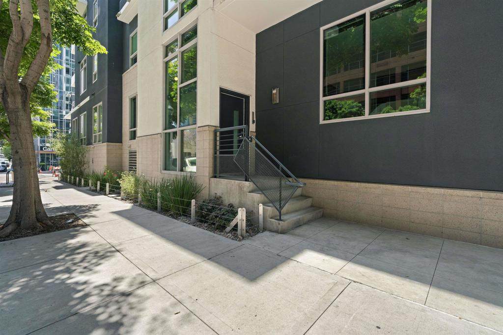 425 Beech Street - Photo 1