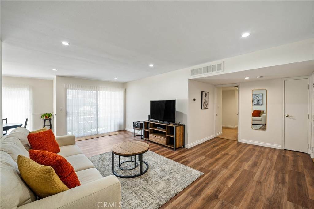 4647 Willis Avenue - Photo 1