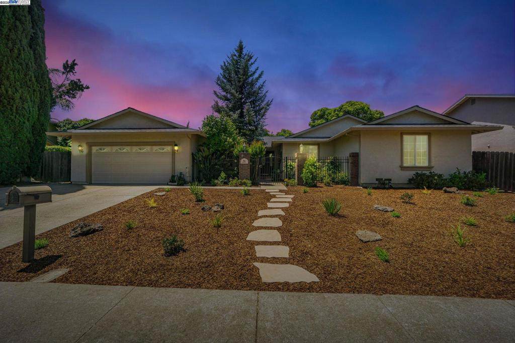 36 Barcelona Ct - Photo 1