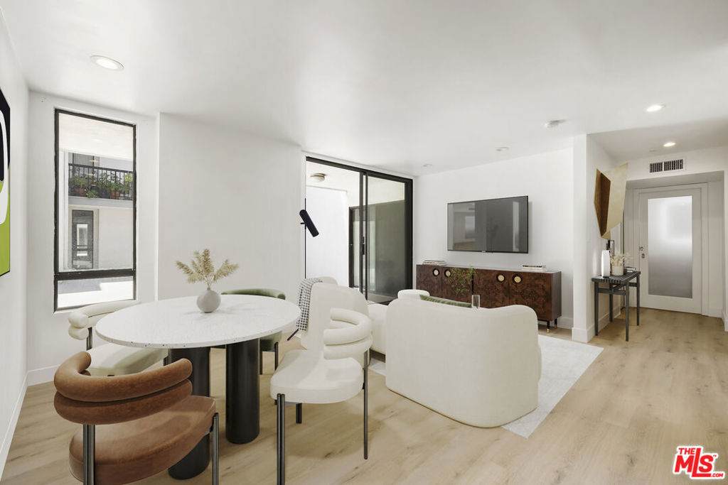 906 Doheny Drive - Photo 1