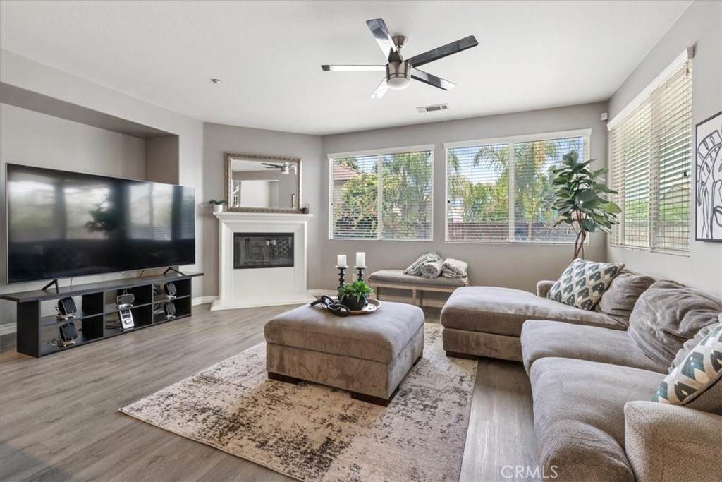 420 Deodar St - Photo 1
