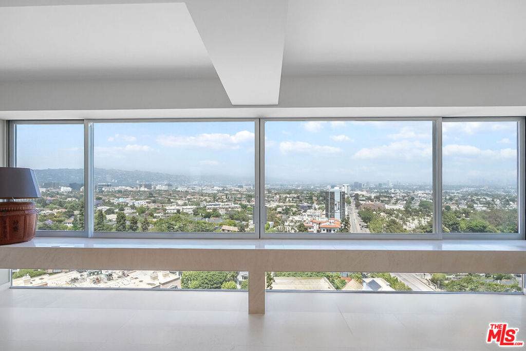 2222 Avenue Of The Stars - Photo 1