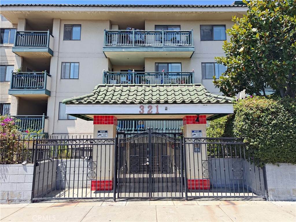 321 Orange Avenue - Photo 1