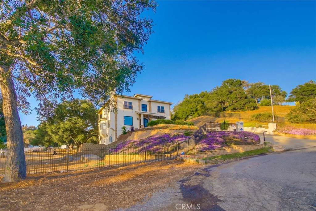 2424 Gird Road - Photo 1