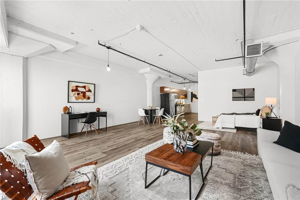 200 San Fernando Road - Photo 1