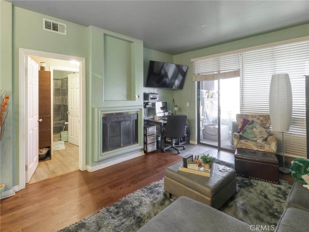 555 Maine Avenue - Photo 1